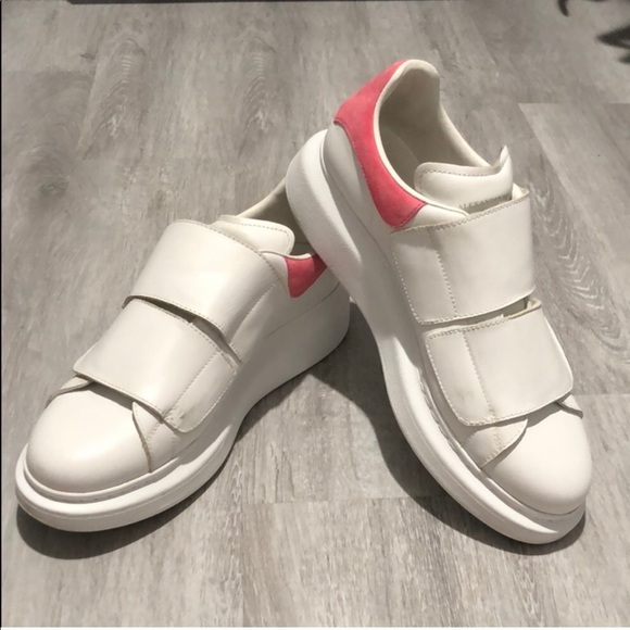 Alexander McQueen Shoes - Alexander McQueen sneaker. Size 40.5 (10.5)